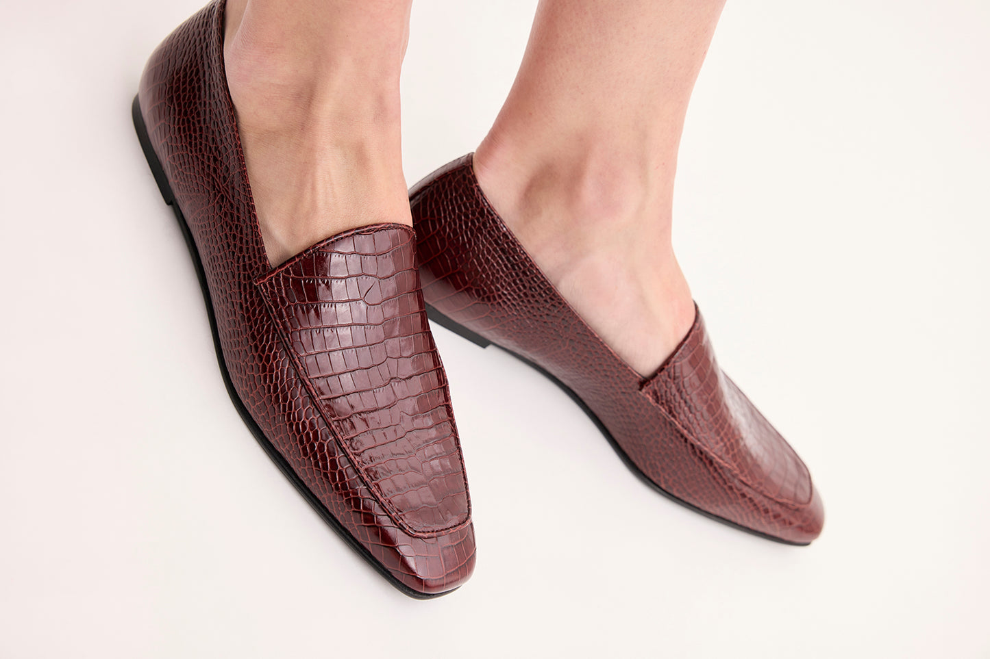 Cora Loafer Textured Burgundy