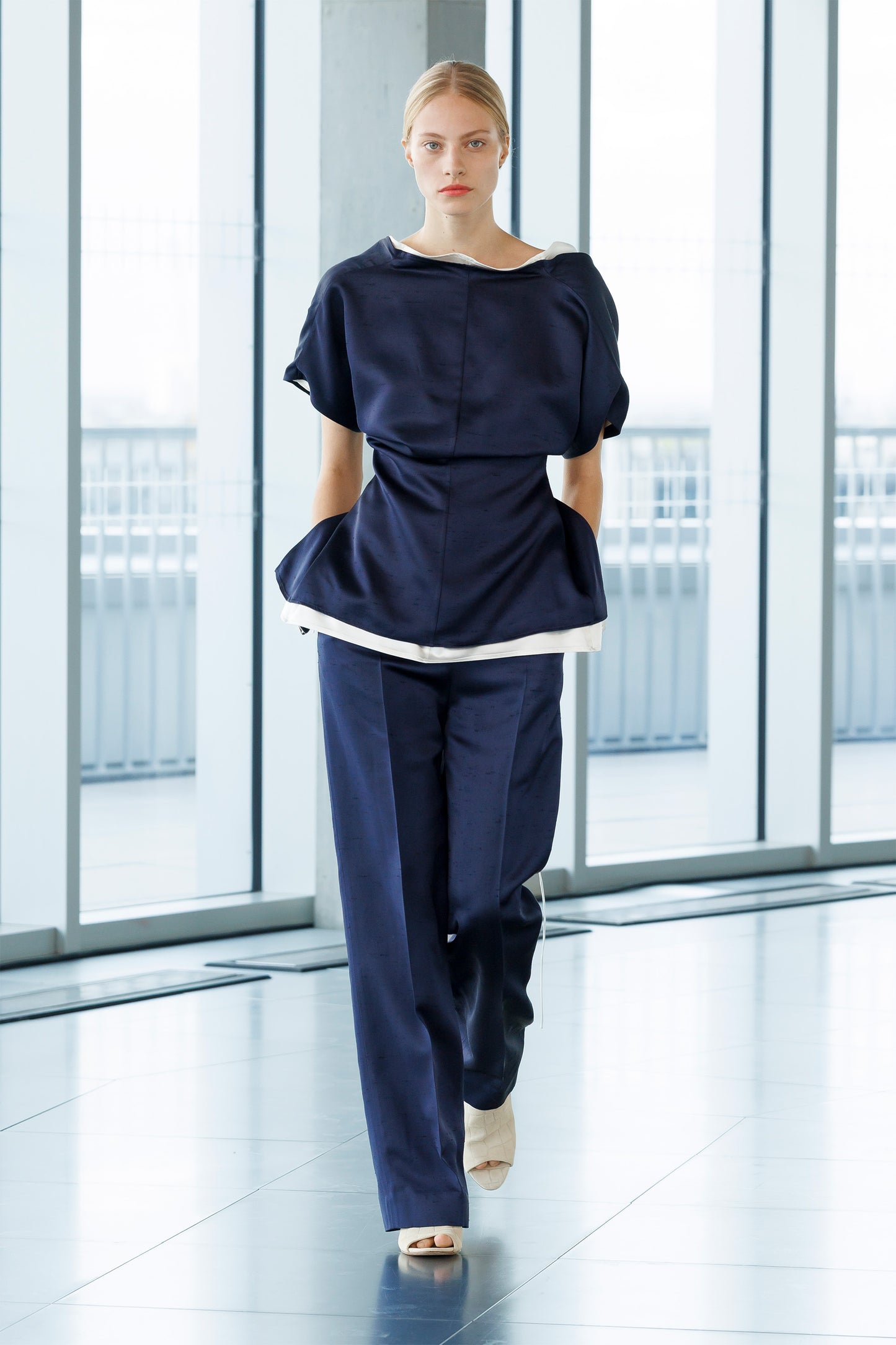Beatrix Top Navy