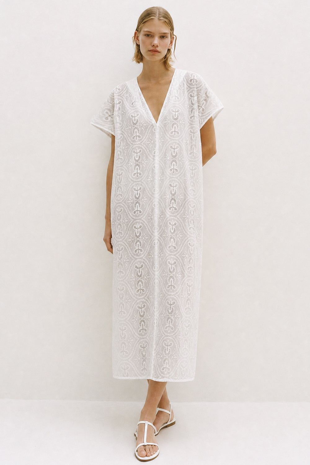 Yuna Dress Embroidery White